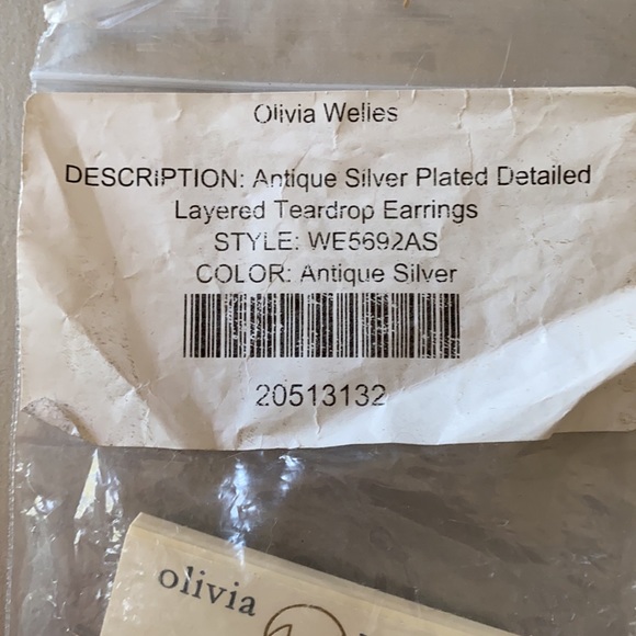 Olivia Wells earrings - Picture 3 of 3